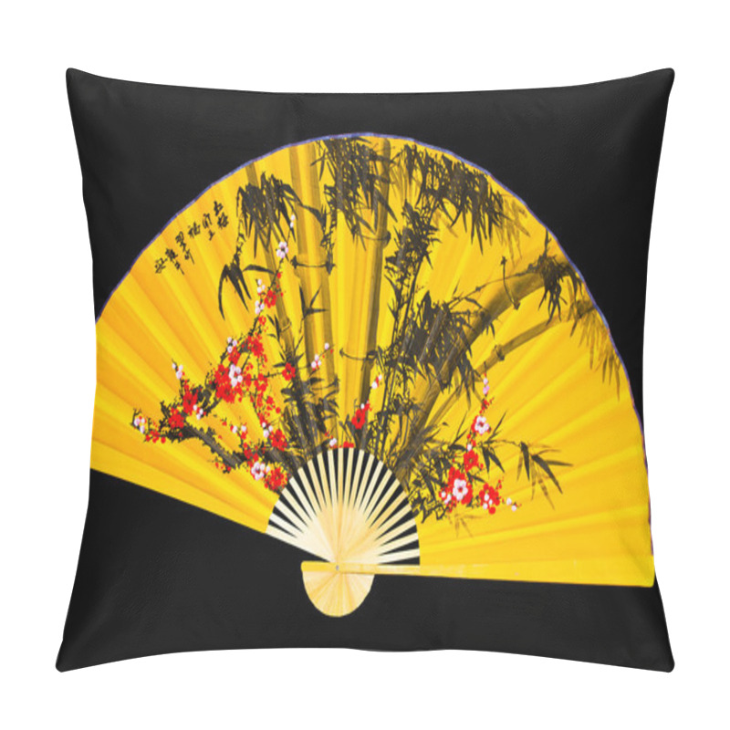 Personality  Japanese Fan On A Black Background Pillow Covers