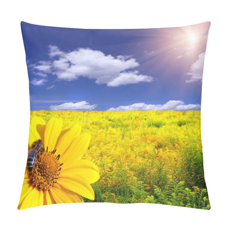 Personality  Bee On The Flower Pillow Covers