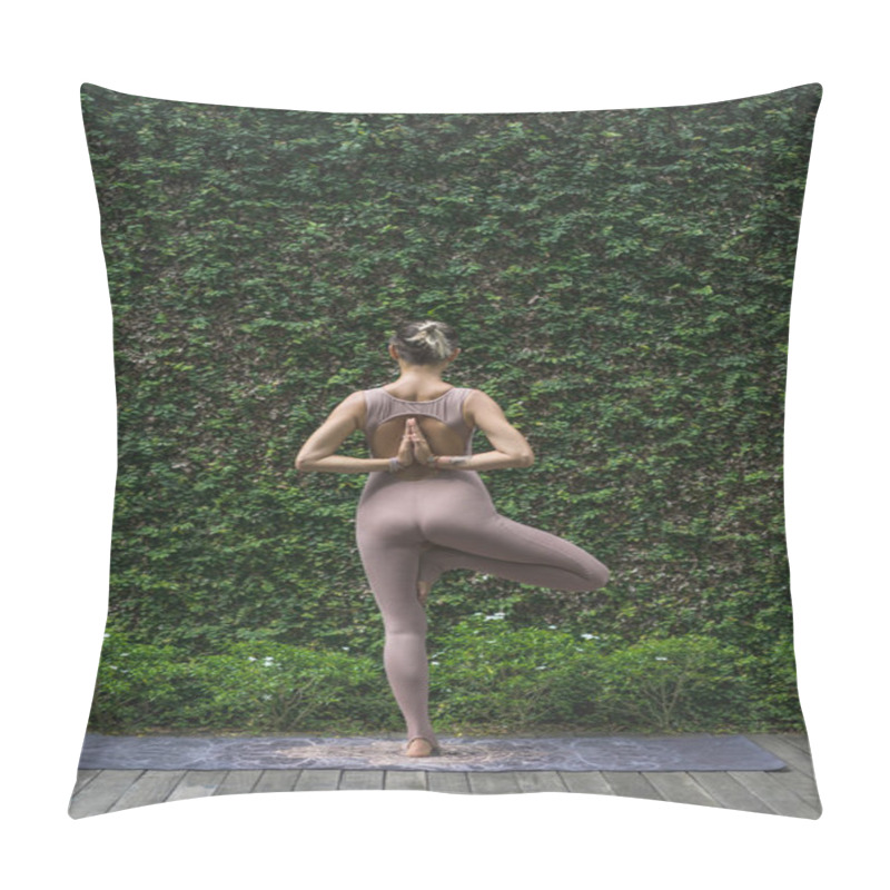 Personality  Tree Pose Pillow Covers