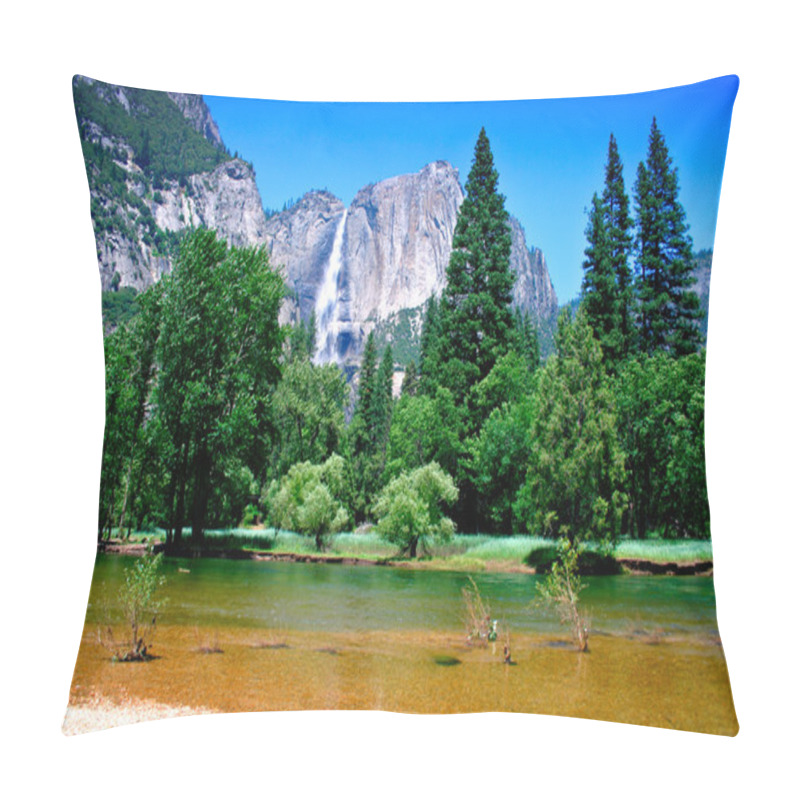 Personality  Yosemite National Park, USA Pillow Covers