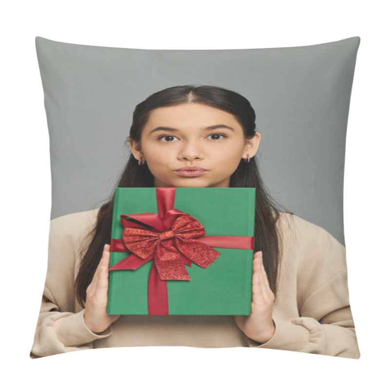 Personality  An Emotional Young Woman Holds A Beautifully Wrapped Gift, Showcasing Her Anticipation And Joy. Pillow Covers