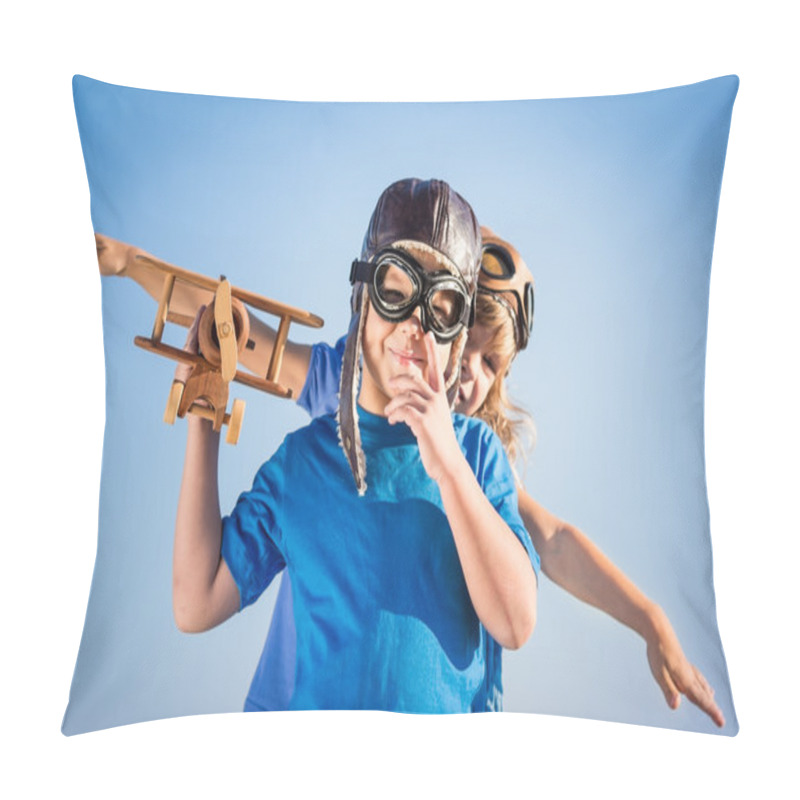 Personality  Children Playing With Toy Airplane Pillow Covers