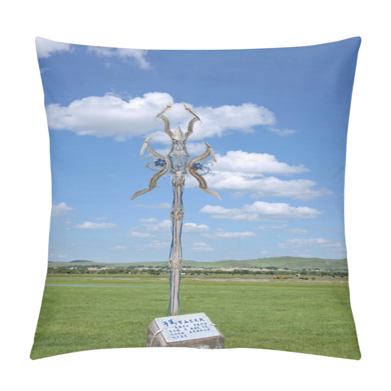 Personality  Dali City, Yunnan Dragon Trident Weapons ---- Mountains Pillow Covers