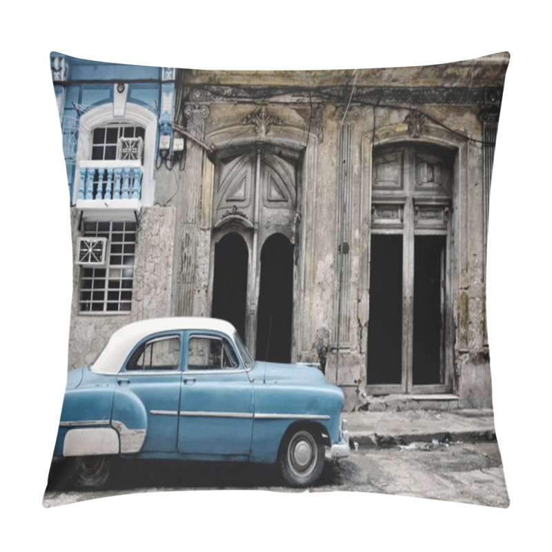 Personality  Old Cars In Havana, Cuba  Pillow Covers