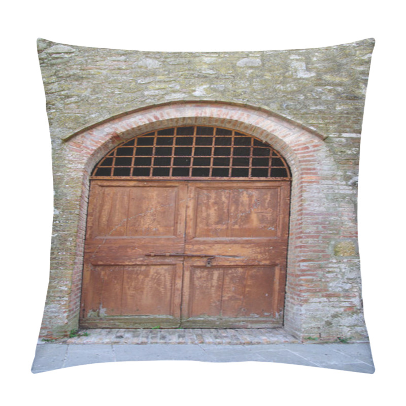 Personality  Ancient Wooden Door Of Country Building Pillow Covers