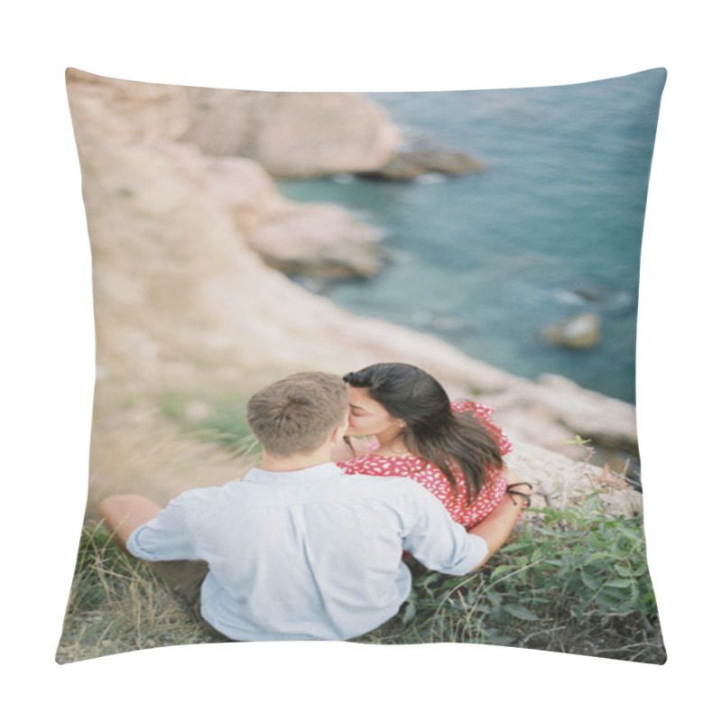 Personality  Young Stylish Couple In Love Walking In Mountains By The Sea. Vine Sunset Summer Mood Pillow Covers