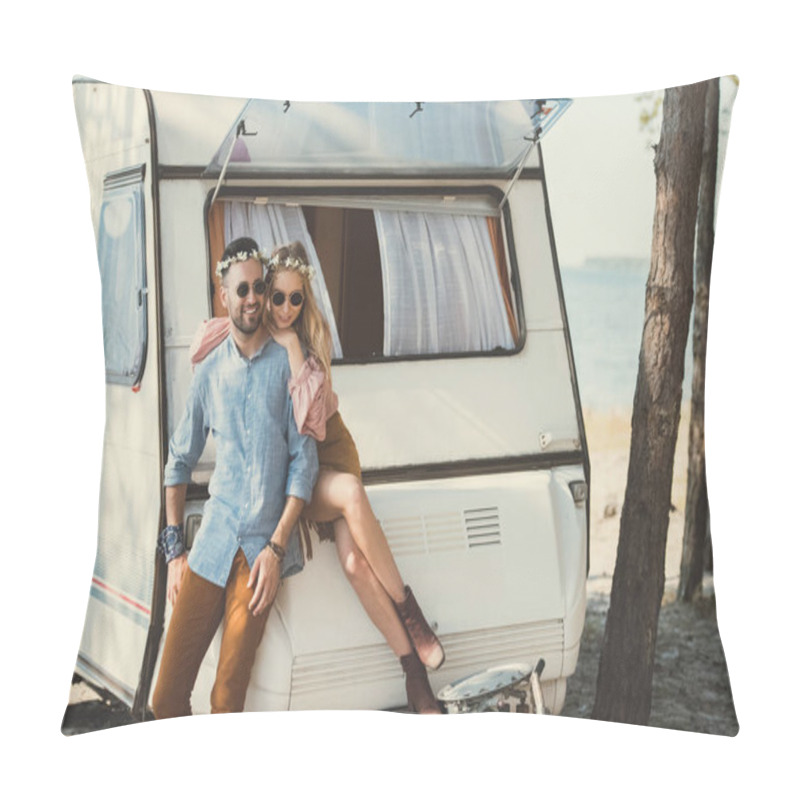 Personality  Hippie Couple In Wreaths And Sunglasses Hugging And Sitting On Trailer Near Sea Pillow Covers