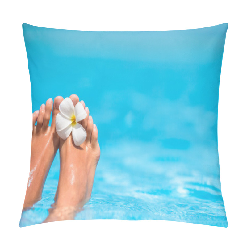 Personality  Frangipani Flower Between Fingers On Feet In Outdoor Swimming Pool Pillow Covers