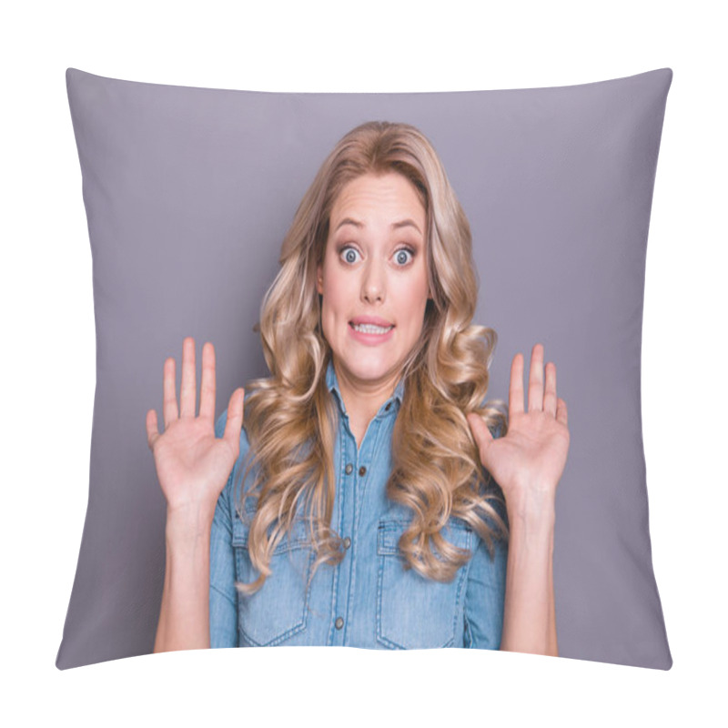 Personality  Close-up Portrait Of Her She Nice Cute Lovely Charming Fascinating Attractive Wavy-haired Lady Showing I Dont Know Sign Gesture Isolated Over Gray Violet Purple Pastel Background Pillow Covers