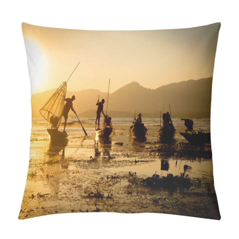 Personality  Birmania Fishermen View Pillow Covers