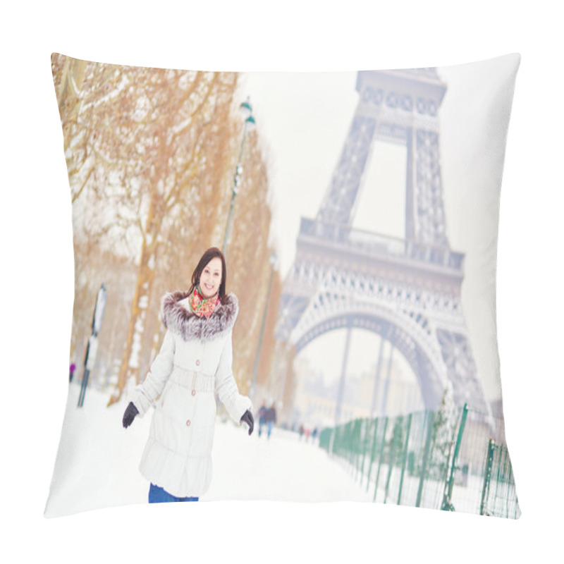 Personality  Girl Enjoying Rare Snowy Winter Day In Paris Pillow Covers