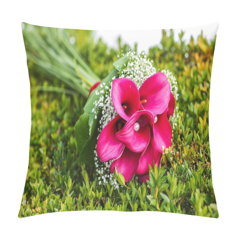 Personality  Wedding Bouquet Of Pink Calla Lilies Lying On Grass Pillow Covers