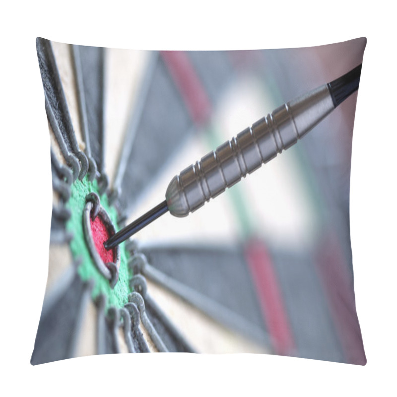 Personality  Darts In Bull's-eye Pillow Covers