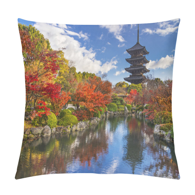 Personality  To-ji Pagoda Pillow Covers