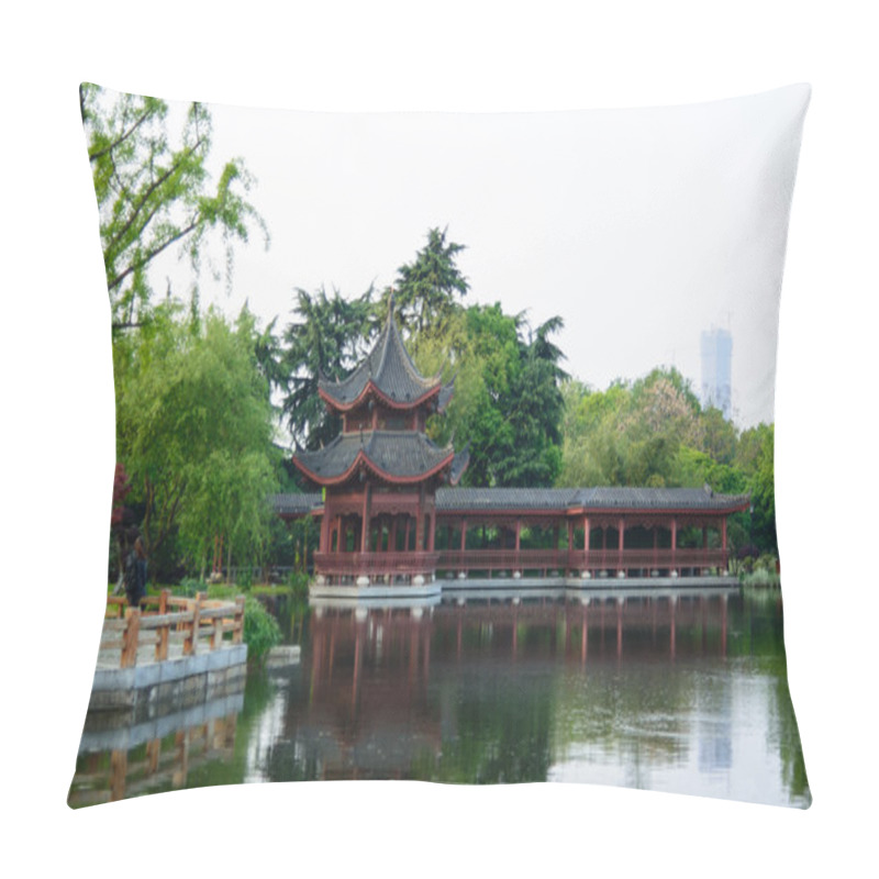 Personality  Girl Stand In The Public Park And Admire The View Pillow Covers