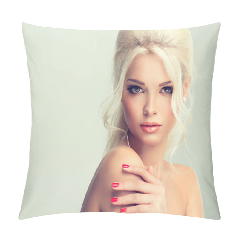 Personality  Beautiful Blonde Model Pillow Covers