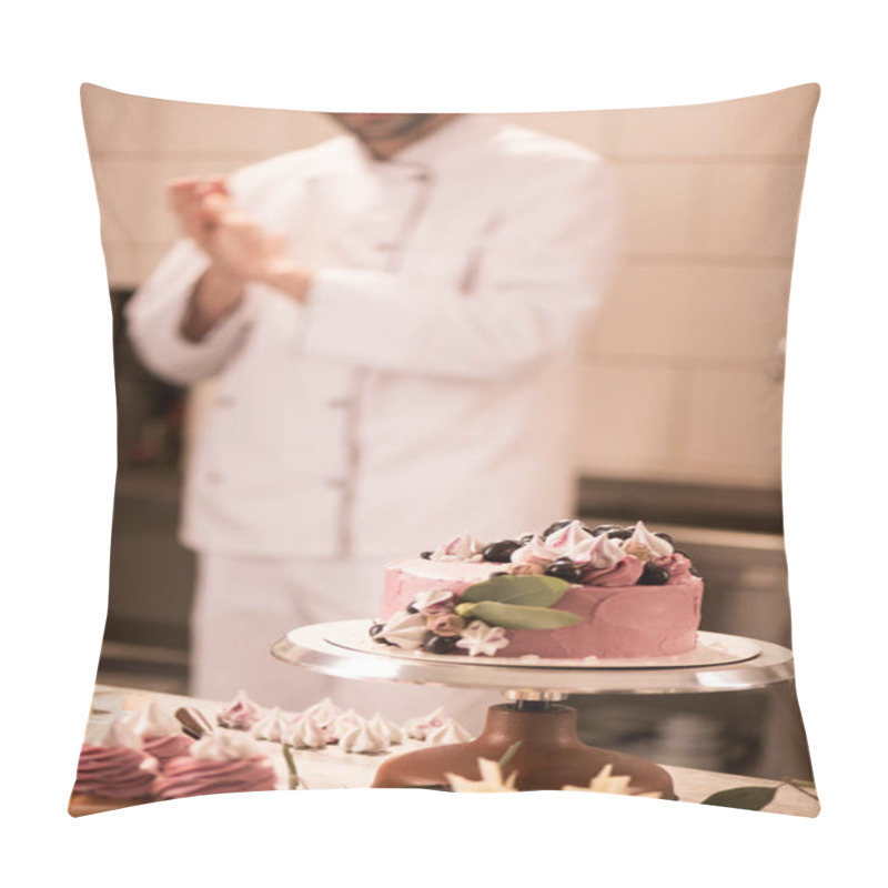 Personality  Selective Focus Of Cake, Cupcakes And Confectioner In Restaurant Kitchen Pillow Covers