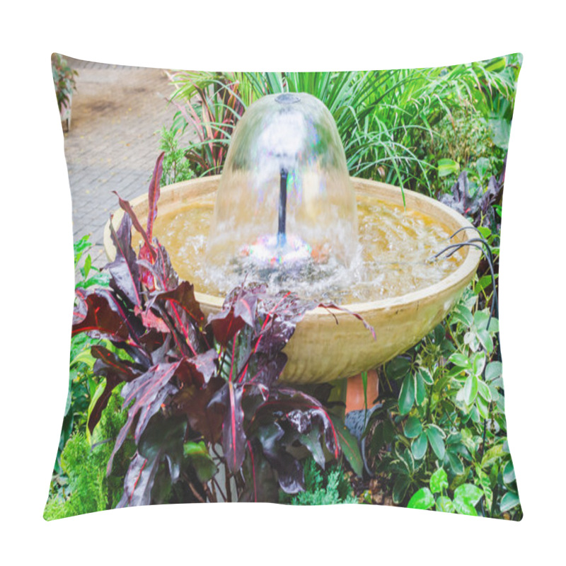 Personality  Fountain Pillow Covers