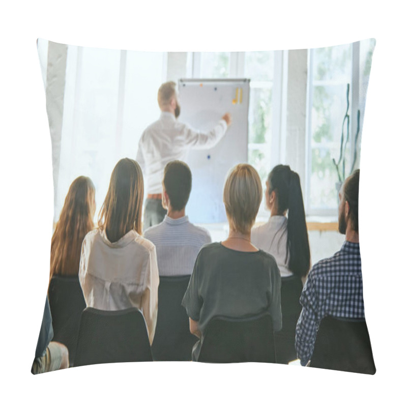 Personality  Female Speaker Giving A Talk At Business Meeting. Audience In Conference Hall. Concept Of Conference, Training, Planning, Learning, Coaching, Business. Panoramic Composition Suitable For Banners. Pillow Covers