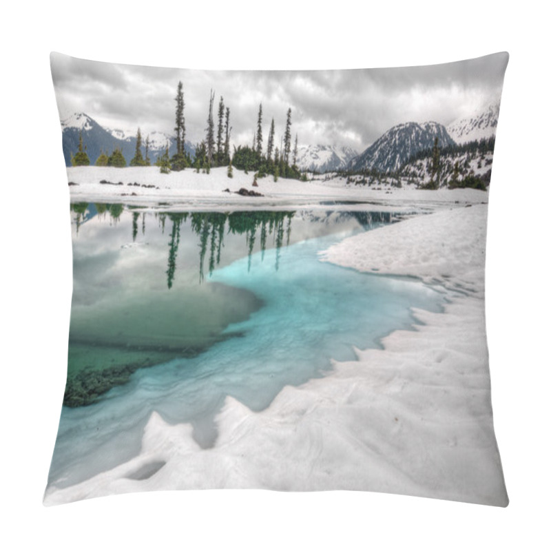 Personality  Brilliantly Blue Melt Pool Pillow Covers