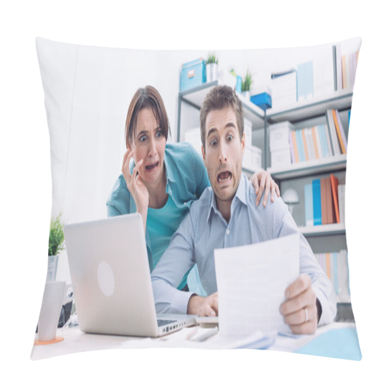 Personality  Young Couple Checking Bills Pillow Covers