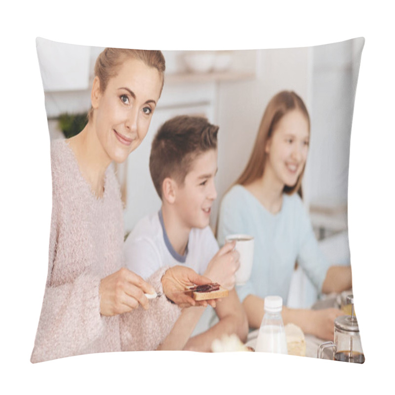 Personality  Cheerful Caring Mother Having Breakfast With Her Children Pillow Covers