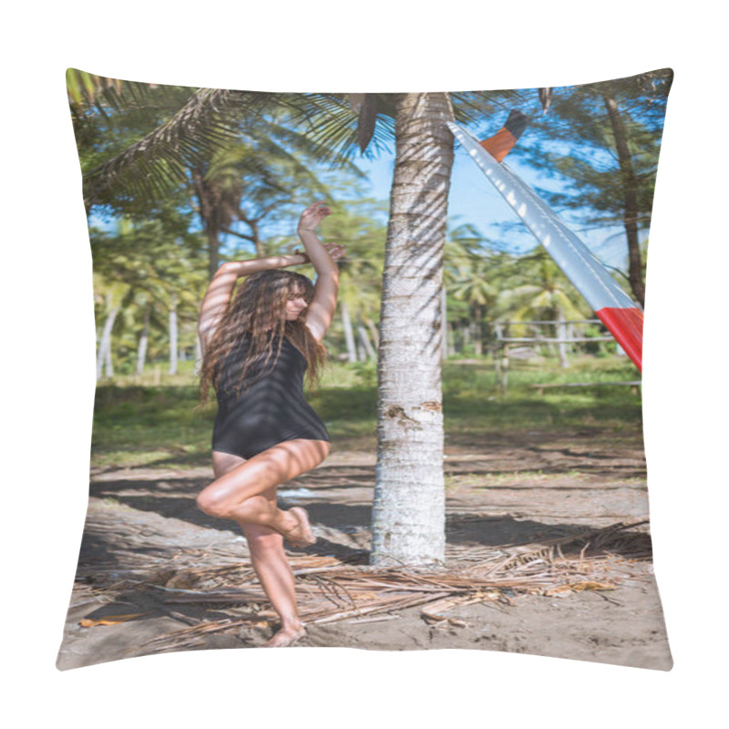 Personality  Attractive Girl With Long Hair In Black Swimsuit Posing With Surfboard Near Palm Tree Pillow Covers