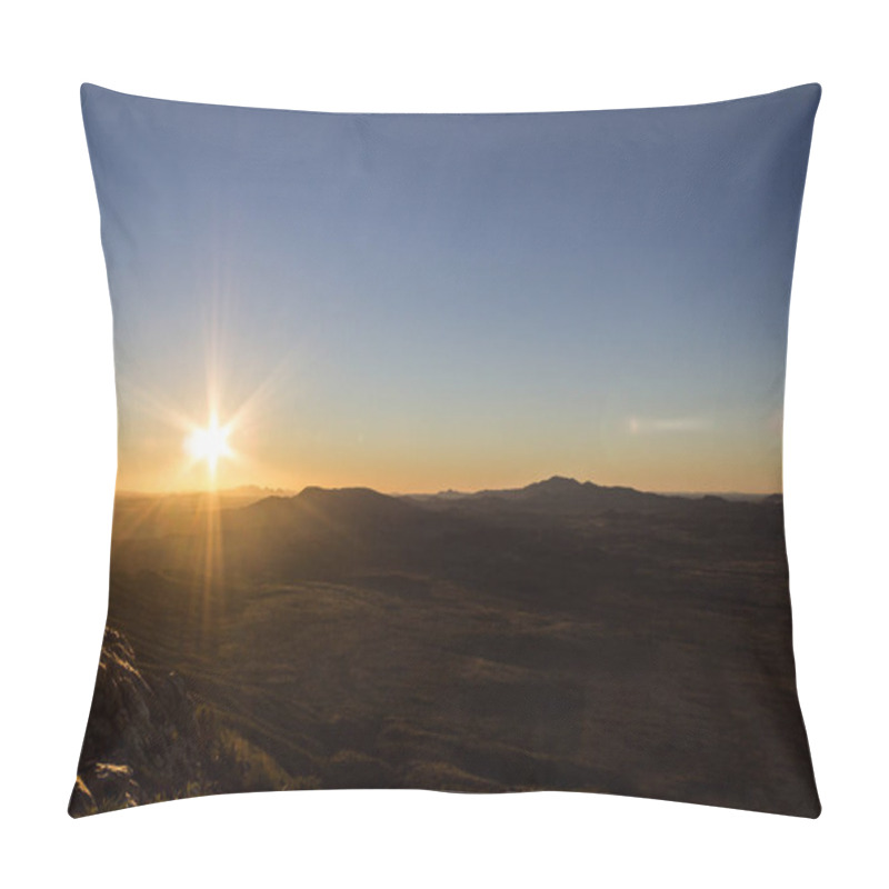 Personality  Sunset View From The The Top Of Mount Sonder Just Outside Of Alice Springs, West MacDonnel National Park, Australia Pillow Covers