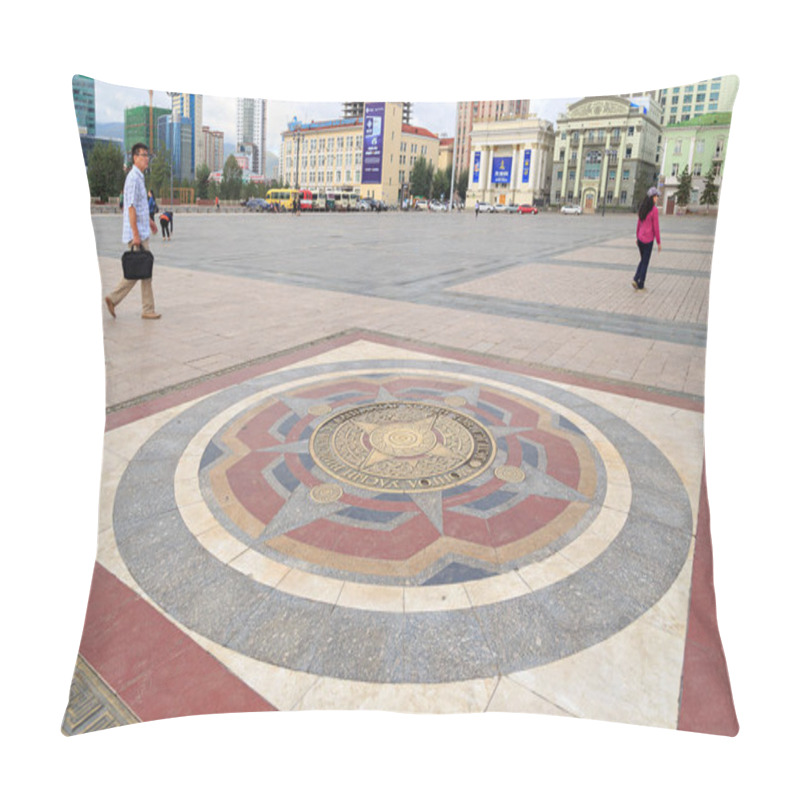 Personality  Mongolia, Ulaanbaatar - August 08, 2018: Zero Kilometer Ulaanbaatar At Sukhbaatar Square Pillow Covers