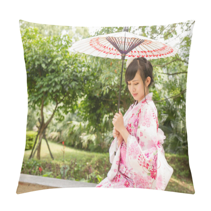 Personality  Asian Woman Wearing A Yukata With An Umbrella In Japanese Style  Pillow Covers