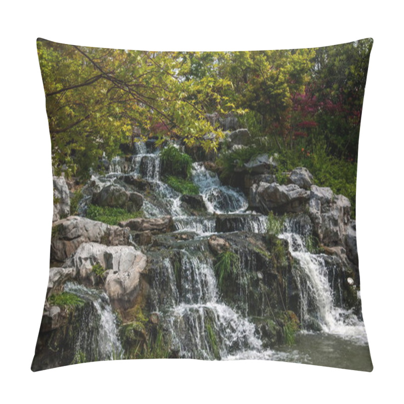 Personality  Yangzhou Slender West Lake On The Garden Waterfall Pillow Covers