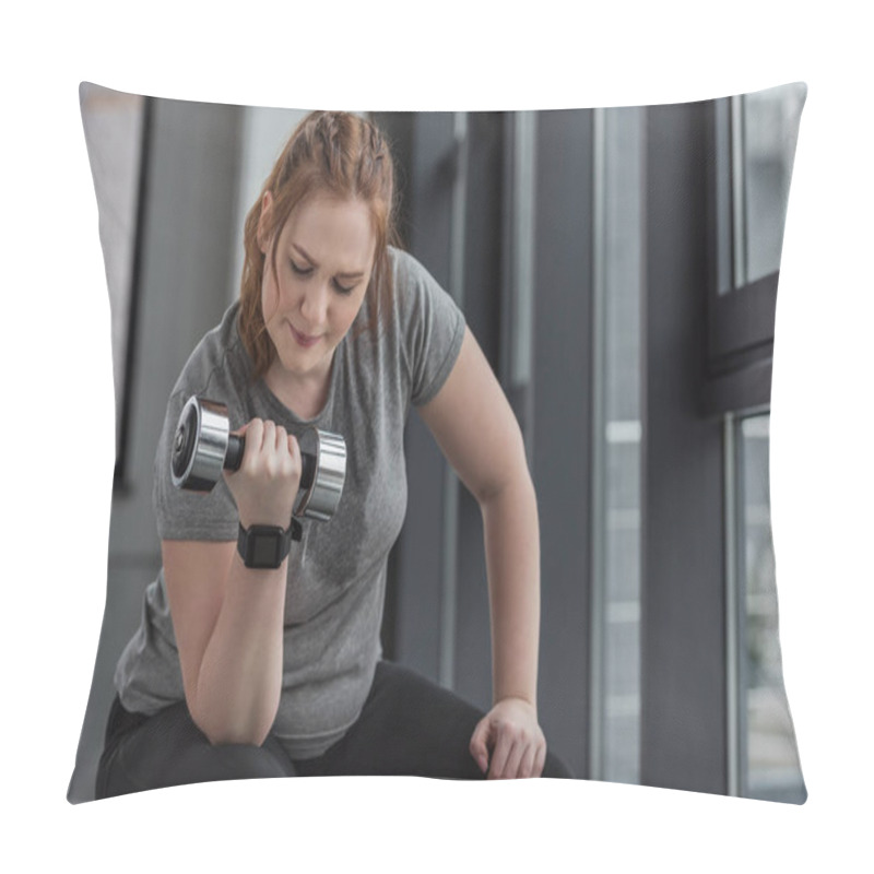 Personality  Curvy Girl Lifting Dumbbell In Gym Pillow Covers