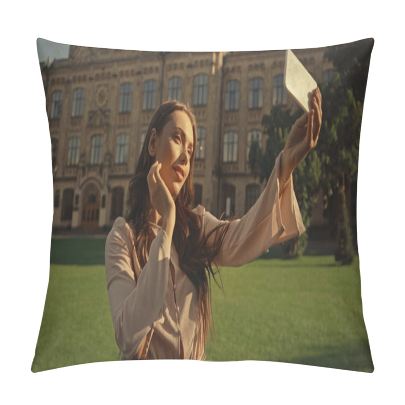 Personality  Brunette Woman Taking Selfie On Smartphone In Summer Park During Sunset Pillow Covers