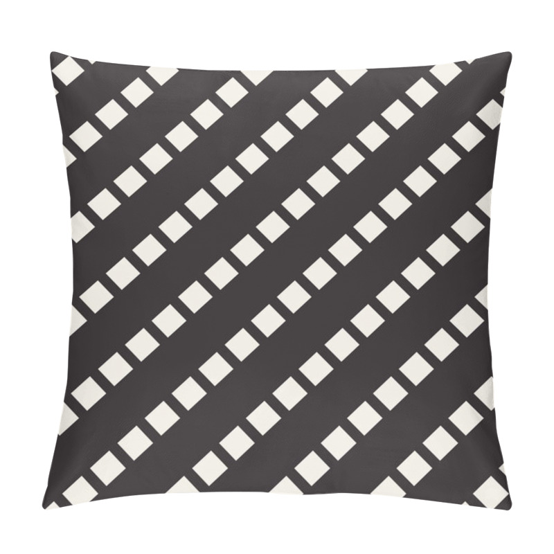 Personality  Crosshatch Vector Seamless Geometric Pattern. Crossed Graphic Rectangles Background. Checkered Motif. Seamless Black And White Texture Of Crosshatched Lines. Trellis Simple Fabric Print. Pillow Covers