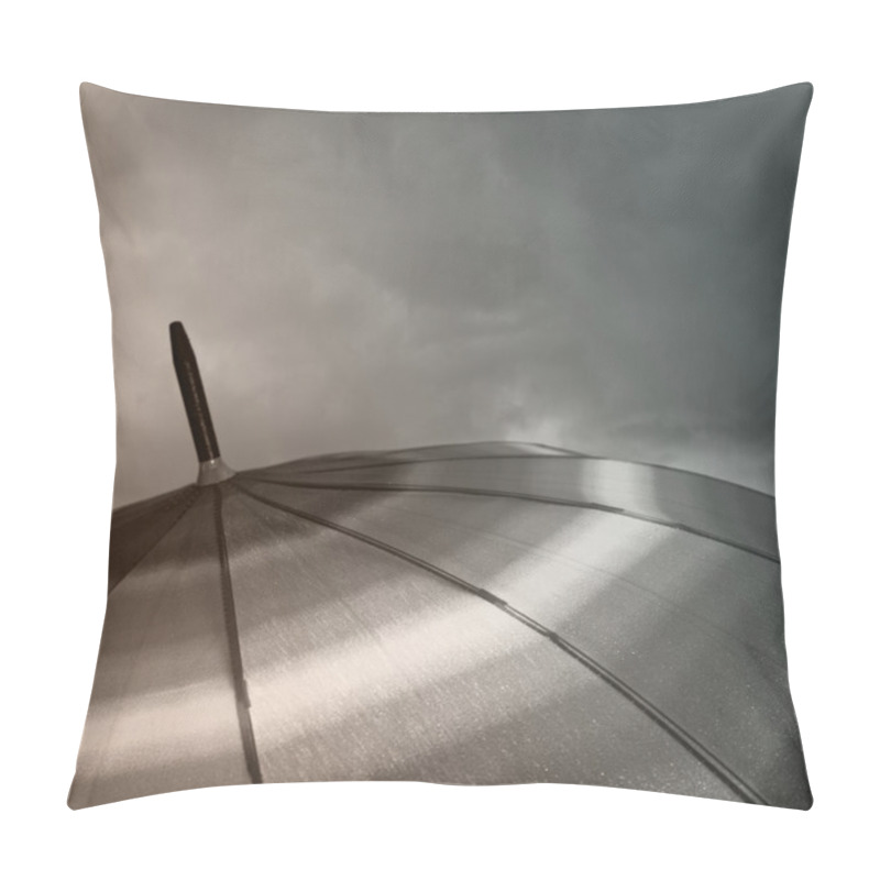 Personality  Umbrella Top With Raindrops And Heavy Clouds Pillow Covers