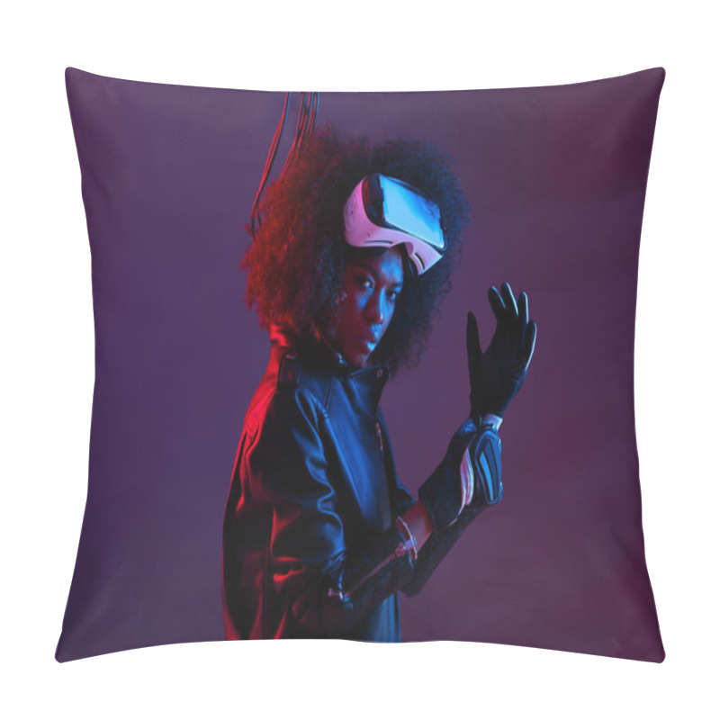 Personality  Curly Dark Haired Girl Dressed In A Black Leather Jacket And Gloves Is Wearing  The Virtual Reality Glasses On Her Head In The Dark Studio With Neon Light Pillow Covers