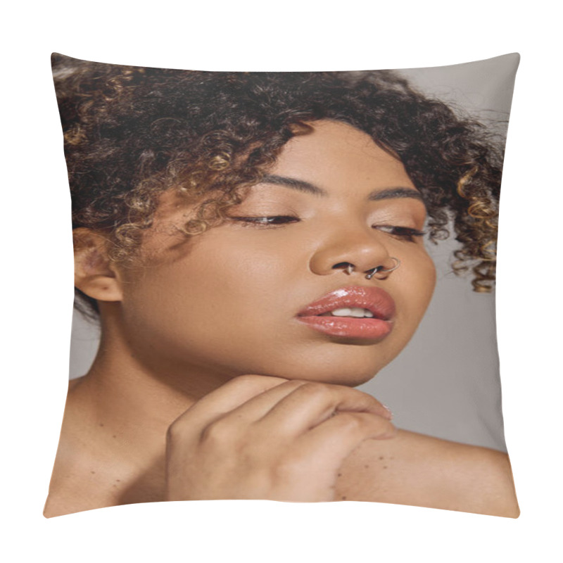 Personality  Stunning African American Woman With Curly Hair Exuding Grace And Beauty In A Studio Setting. Pillow Covers