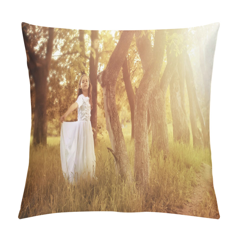 Personality  Girl In Fairy Tale Park With Tree In Spring Pillow Covers