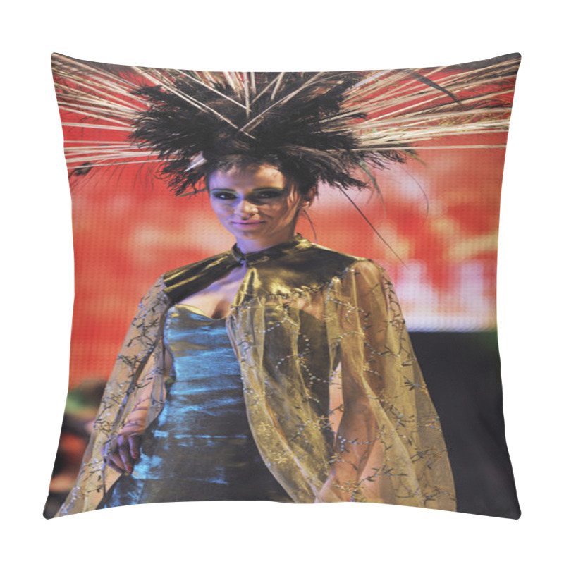 Personality  Fashion Show Woman Catwalk Pillow Covers