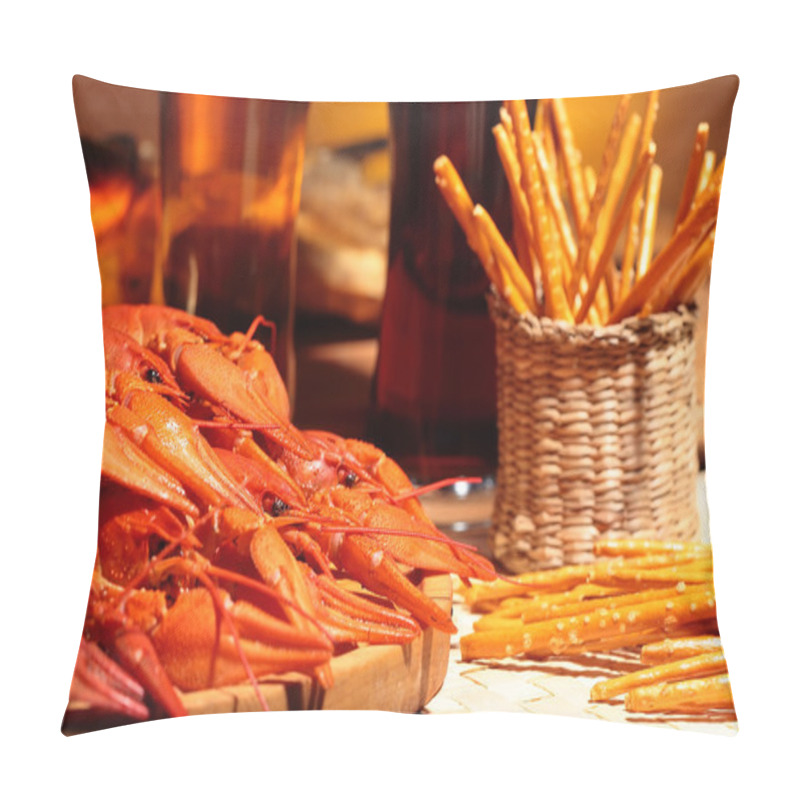 Personality  Prepared Crawfish And Glasses Of Beer Pillow Covers