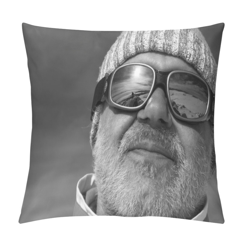 Personality  On The Top Of The Mountain Pillow Covers