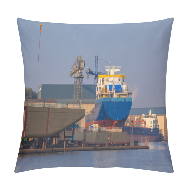 Personality  Ships In A Construction Wharf Pillow Covers