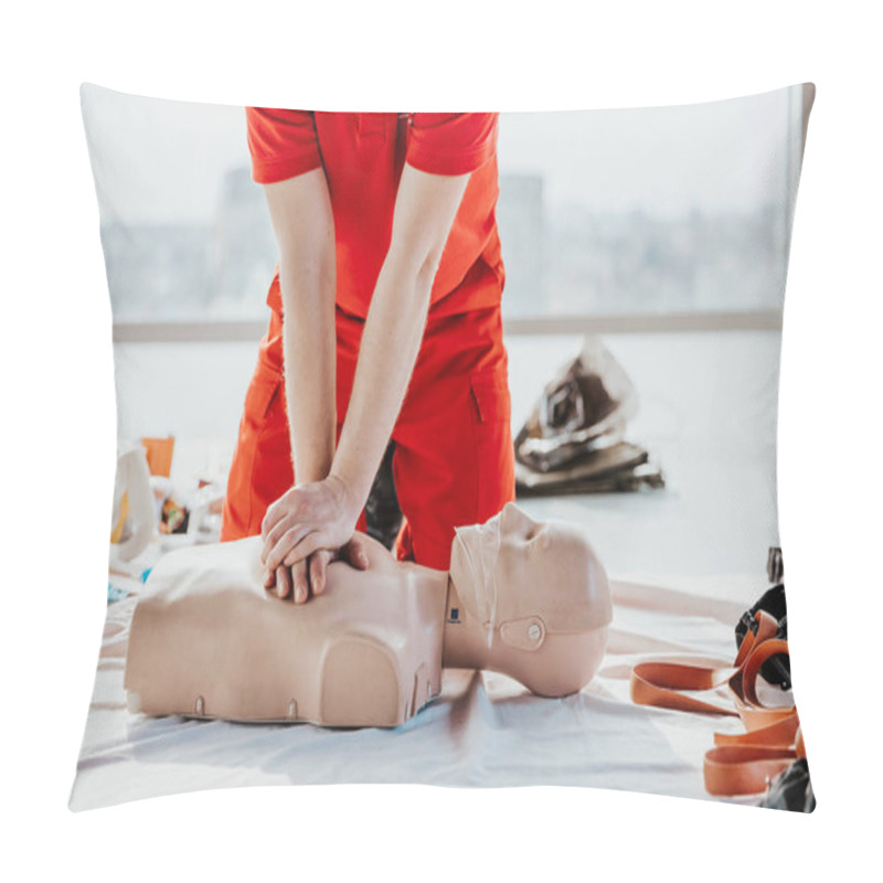 Personality  26.03.2022 Kyiv, Ukraine: CPR Training Medical Procedure, Demonstrating Chest Compressions On CPR Doll In The Office Of Modern Company Pillow Covers