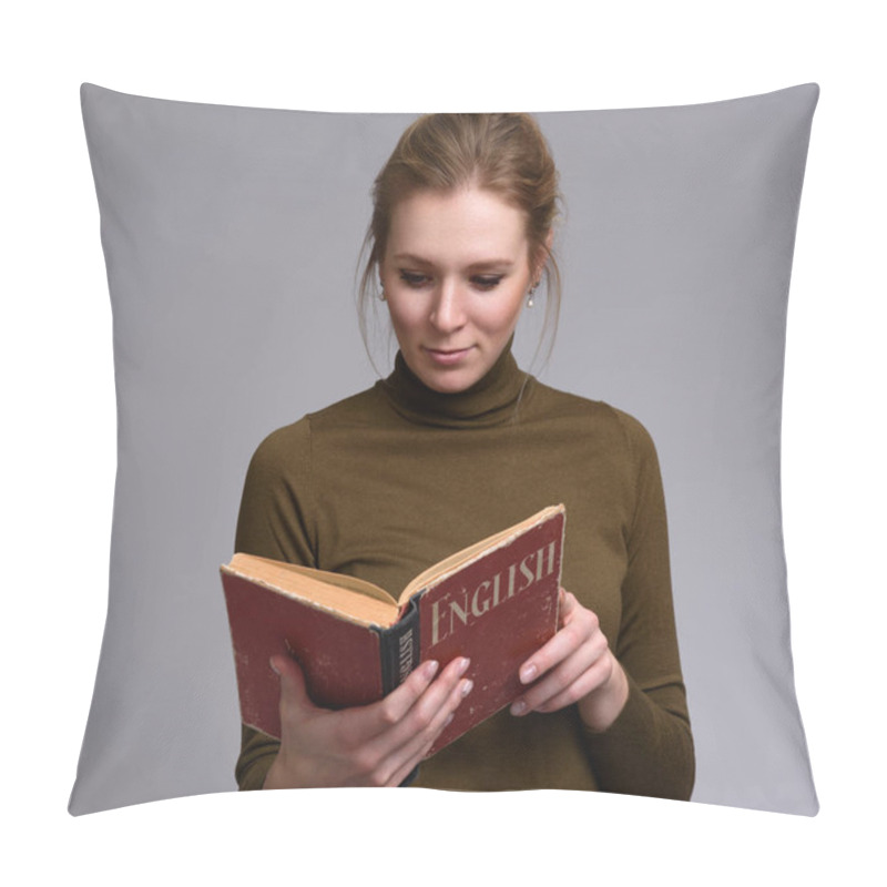 Personality  Study English Language Concept Pillow Covers