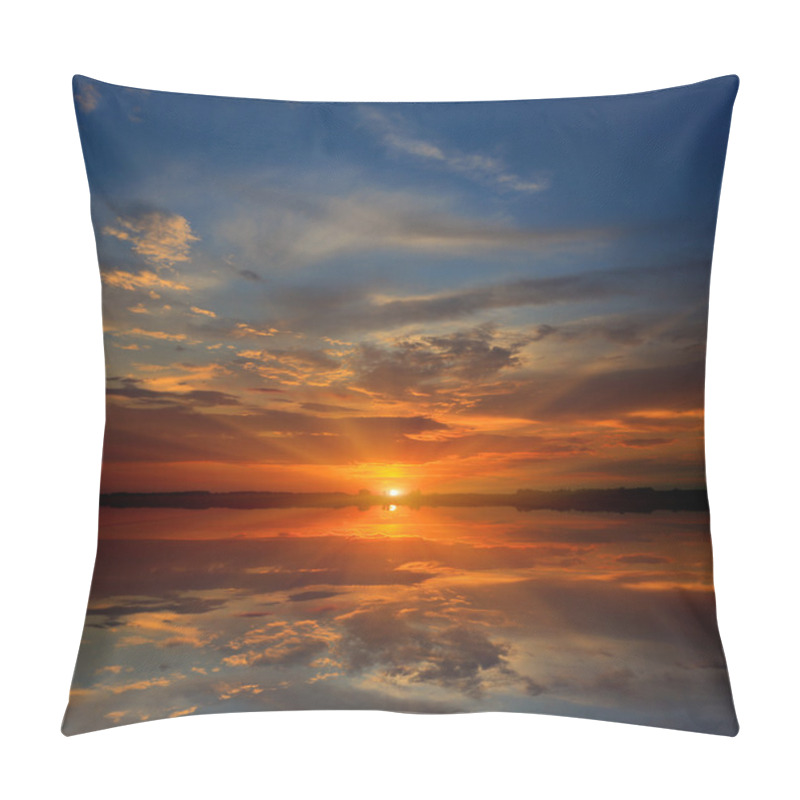 Personality  Nice Sunset On Lake Pillow Covers