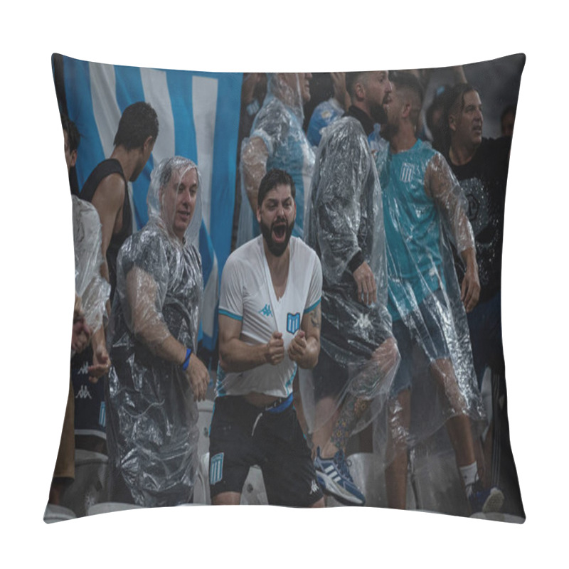 Personality  Sao Paulo (sp), Brazil 10/24/2024 - Racing Fans At The Match Between Corinthians And Racing-arg, Valid For The First Leg Of The Conmebol Sulamericana Semifinal (ronaldo Barreto / Thenews2) Pillow Covers