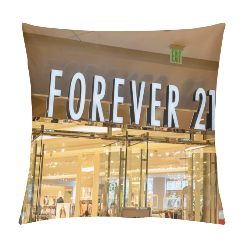 Personality  Houston, Texas, USA - February 25, 2022: FOREVER 21 Store In A Shopping Mall. FOREVER 21 Is An American Fast Fashion Retailer. Pillow Covers