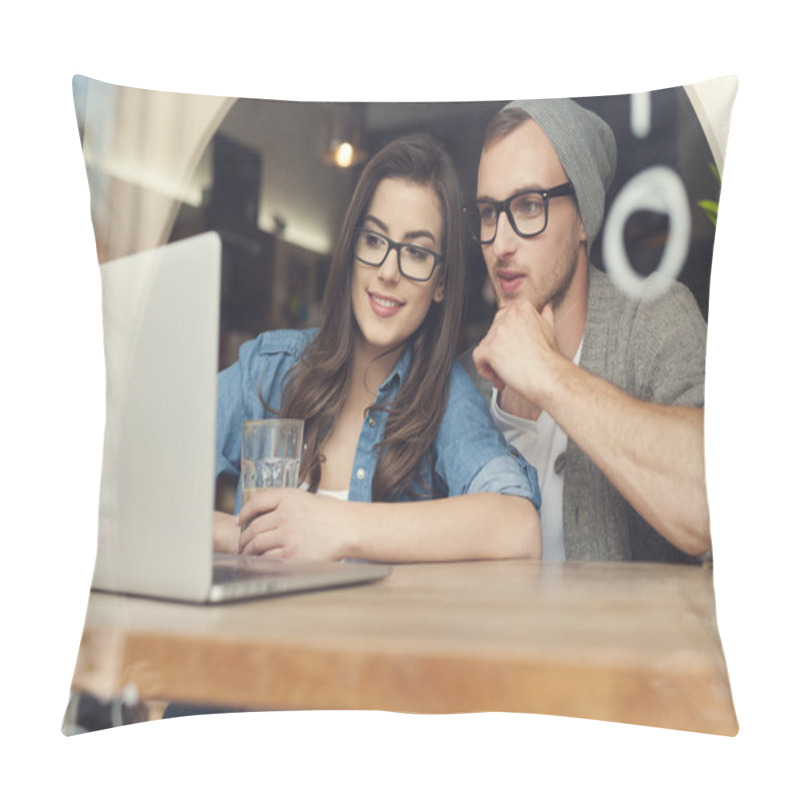 Personality  Couple Enjoying The Wireless Internet Pillow Covers