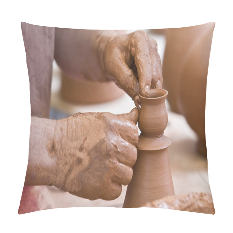 Personality  Finishing A Little Pot. Pillow Covers