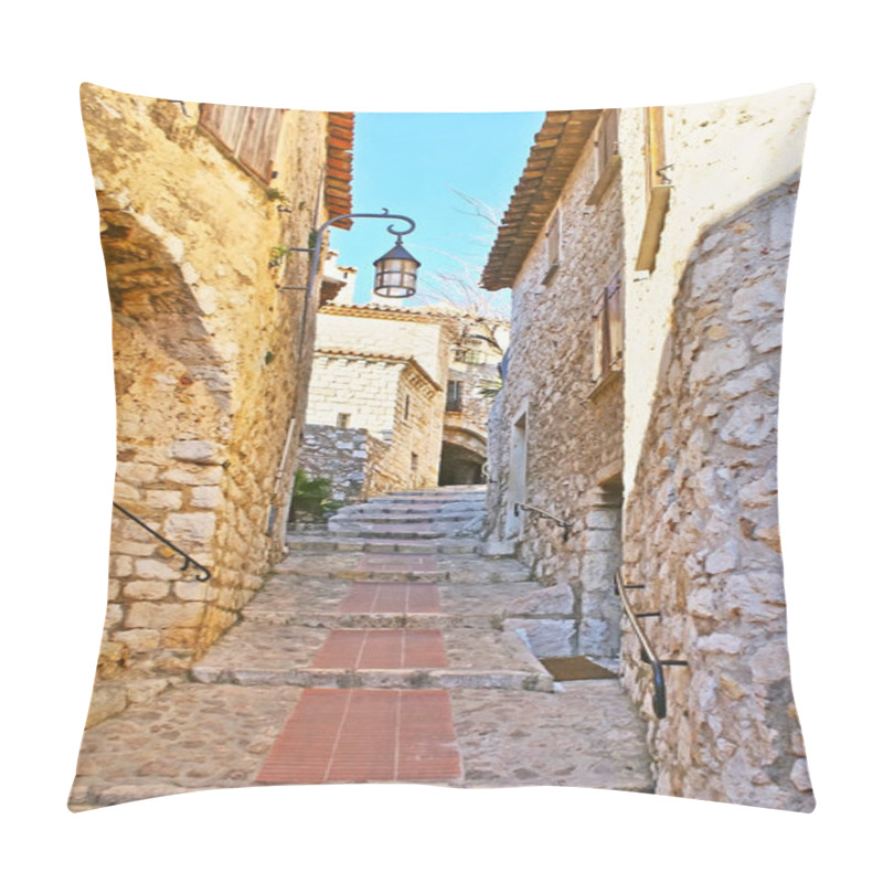 Personality  The Hilly Eze Pillow Covers